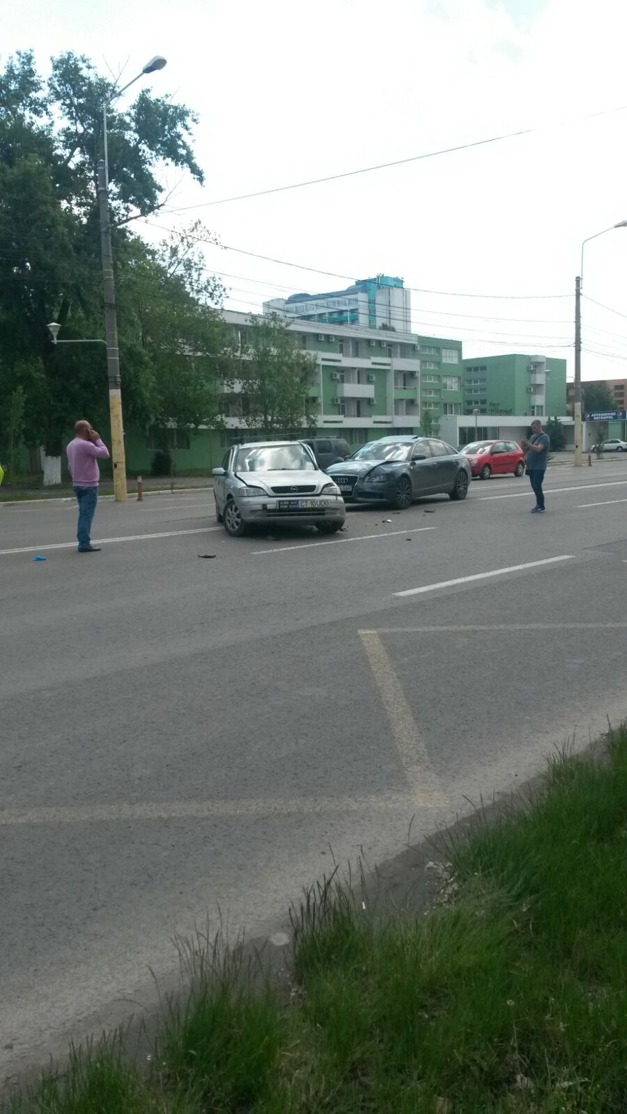 CONSTANȚA: Accident rutier în zona hotelului Majestic (foto)
