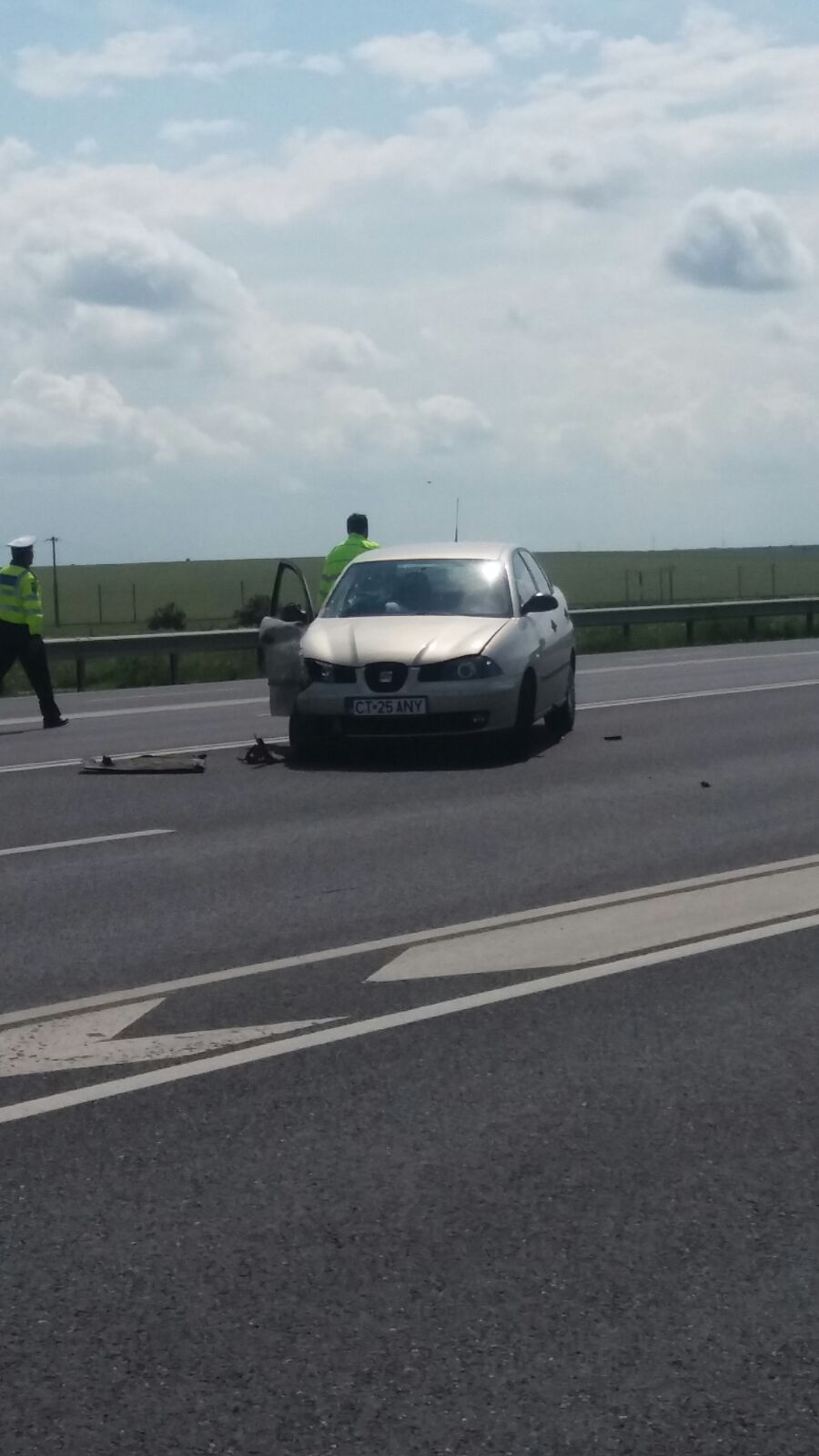 (FOTO) Accident rutier cu trei victime la Valu lui Traian