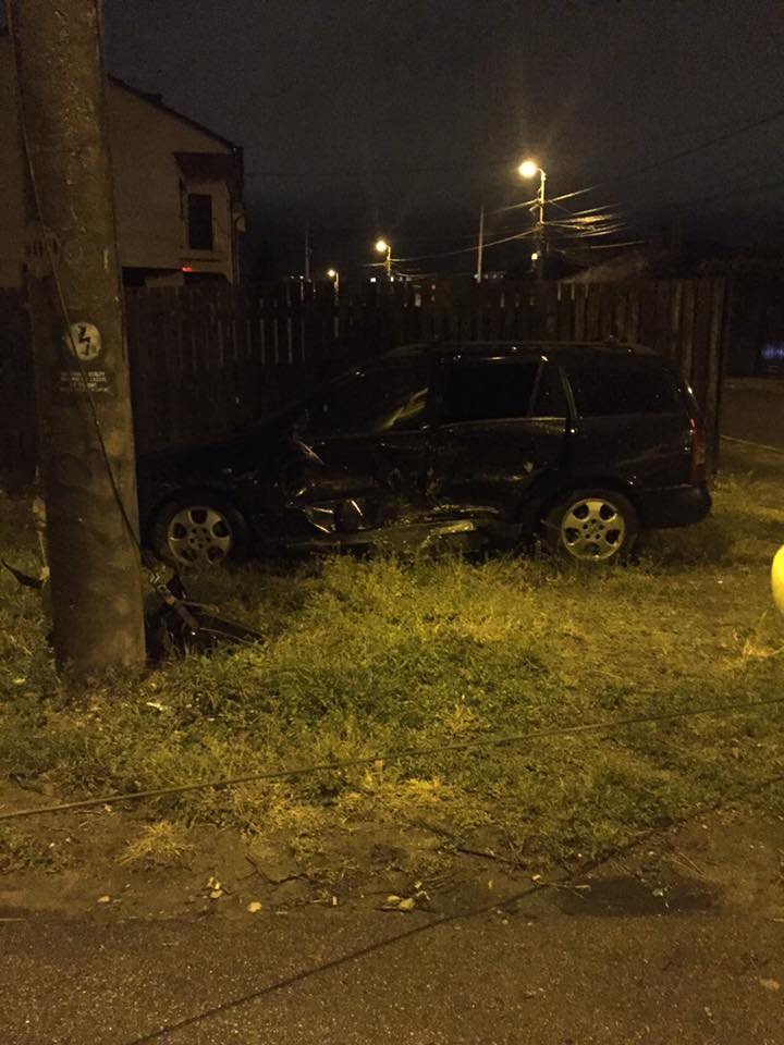 Constanța: Două mașini șifonate, un gard dărâmat în urma unui accident