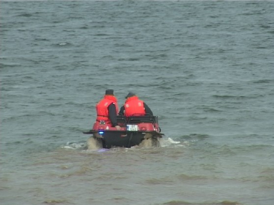 Bărbat dispărut în mare la Mangalia, după ce a salvat o femeie de la înec – update