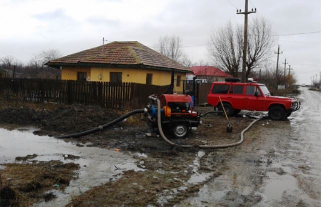 CĂLĂRAŞI. Inundaţii pe străzile Bistriței și Salcâmilor