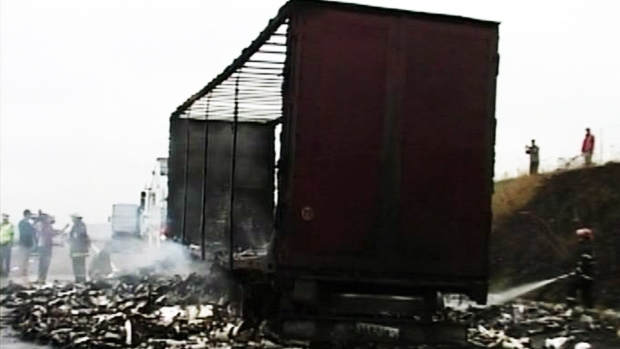 Un autocamion a luat foc! Circulația pe DN1este aproape blocată