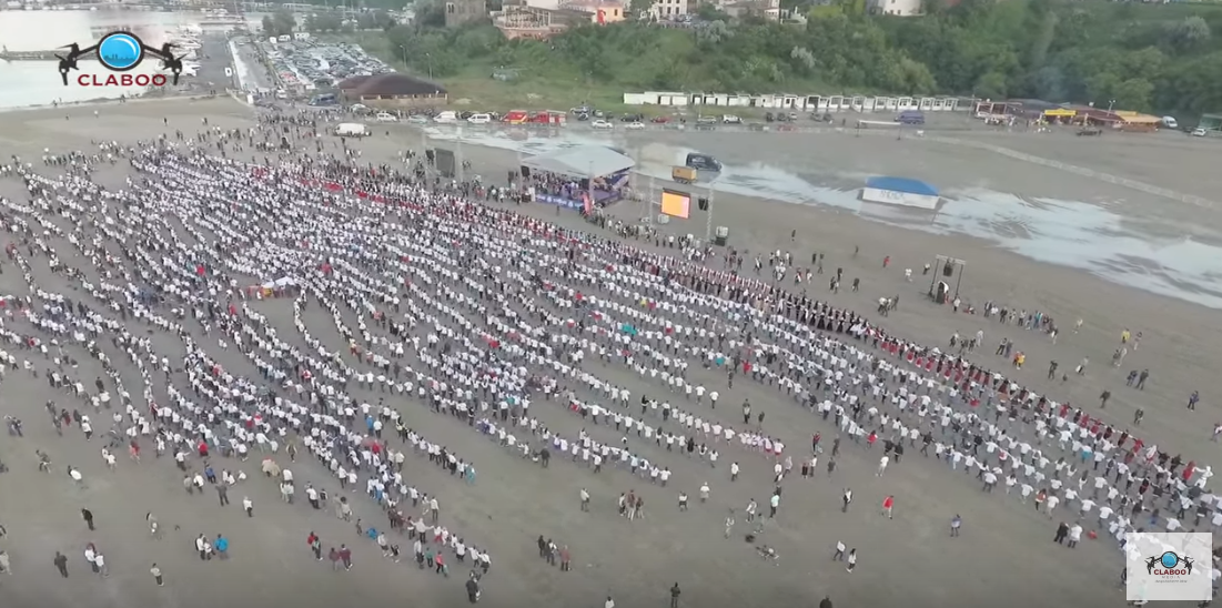 VIDEO/CONSTANȚA: Imagini spectaculoase surprinse cu drona la recordul mondial neomologat de dans sirtaki