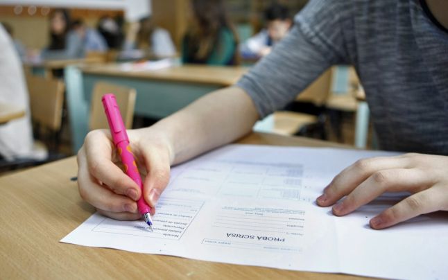 S-a încheiat evaluarea la limba română
