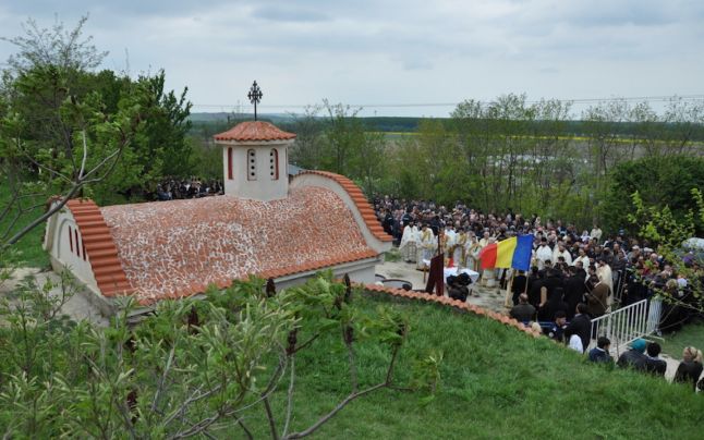 Creștinii ortodocși sărbătoresc Izvorul Tămăduirii
