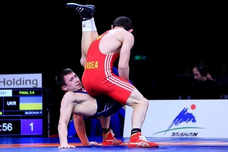 Trei luptători români de greco-romane au ratat calificarea la Rio