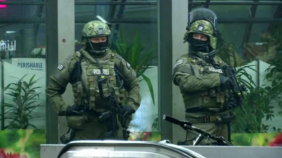Atac într-o gară din Munchen: un mort, 4 răniţi. Agresorul ar fi strigat „Allahu Akbar”