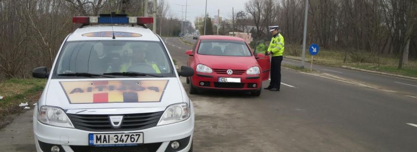 Tulcea: Bărbat, reținut pentru conducere fără permis și cu numere de circulație expirate