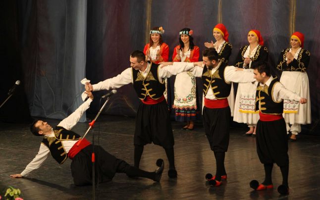CONSTANȚA: O zi până la încercarea de doborâre a recordului mondial la dans grecesc!