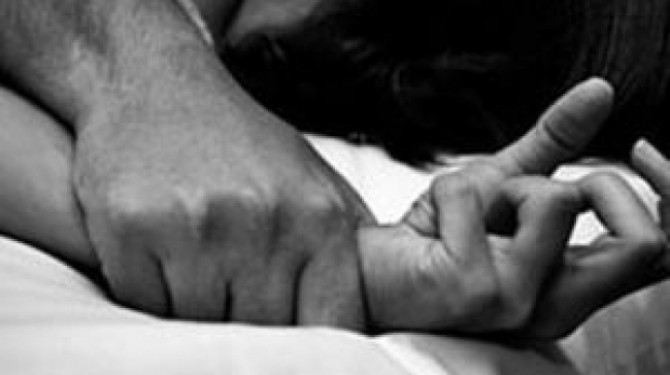 Dosar penal pentru un bărbat care ar fi încercat să violeze o tânără