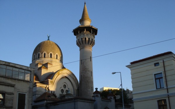 Începe Postul din Luna Ramazan