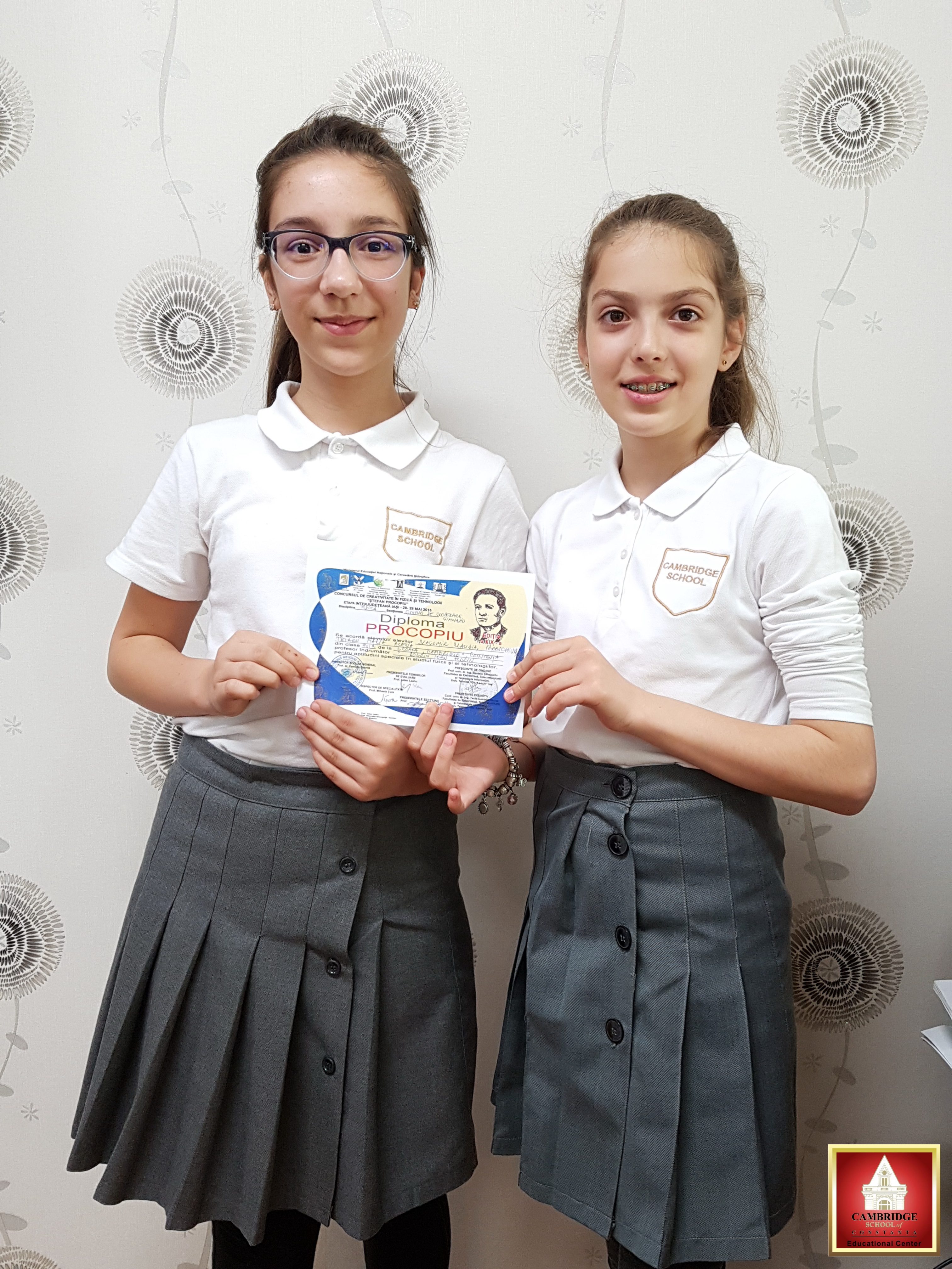 Premiul I la un important concurs pentru elevele Cambridge School of Constanța