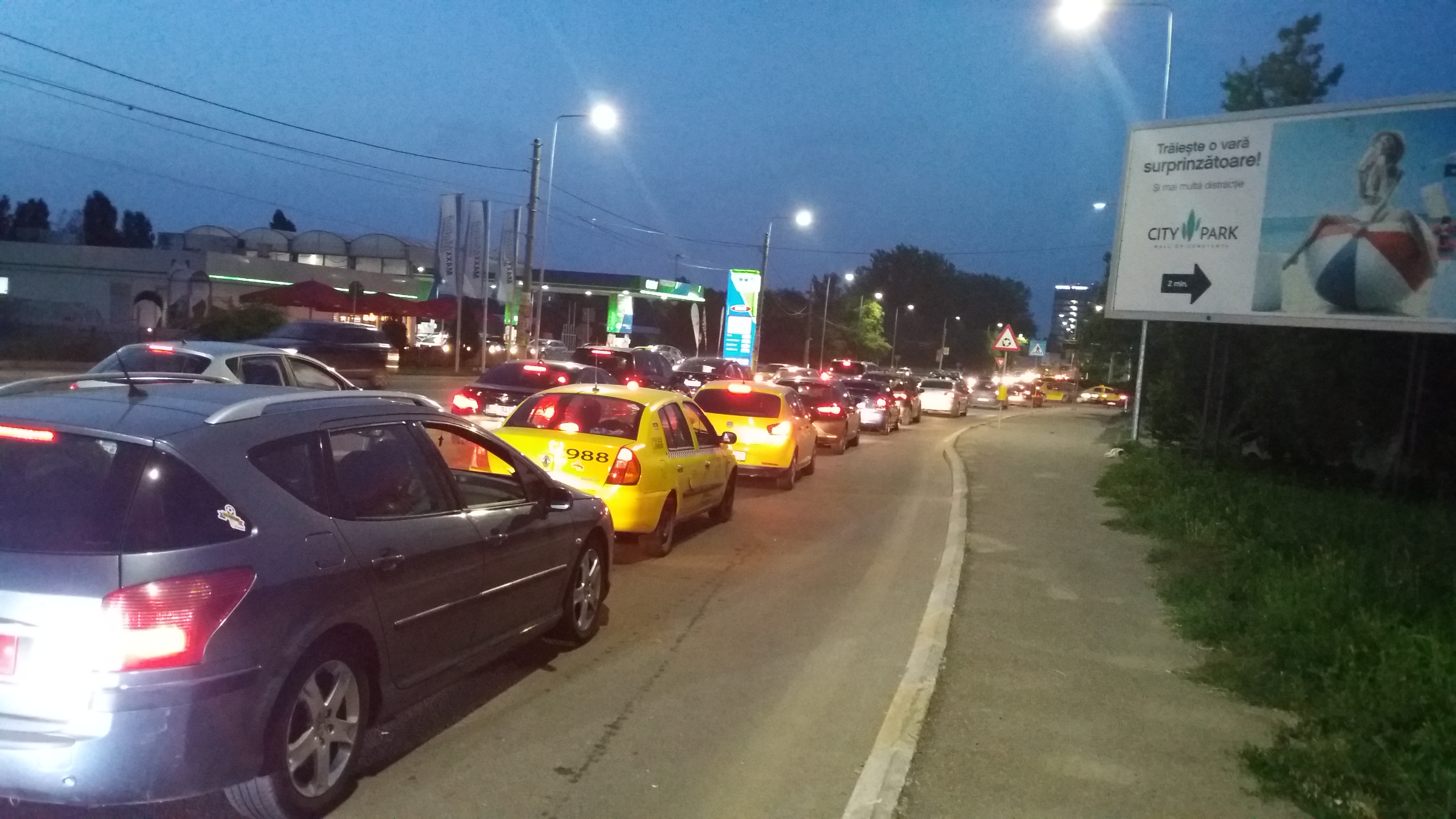 FOTO: Se circulă cu dificultate la intrarea în stațiunea Mamaia