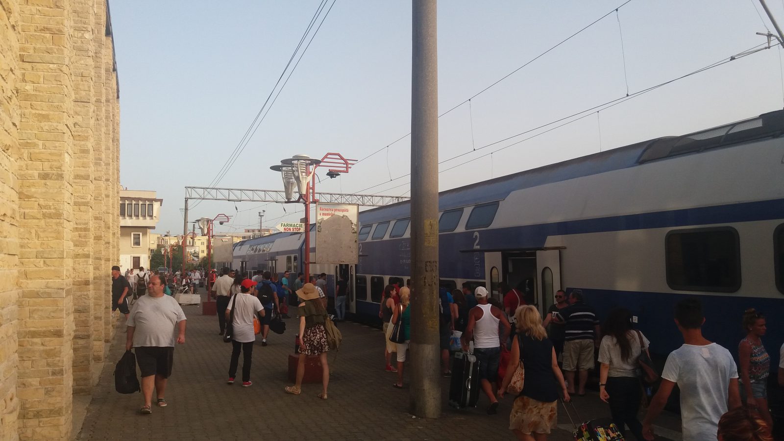 Puhoi de lume în Gara CONSTANŢA