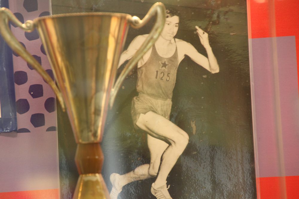 VIDEO: Carol Corbu – sportivul care a sfidat gravitaţia