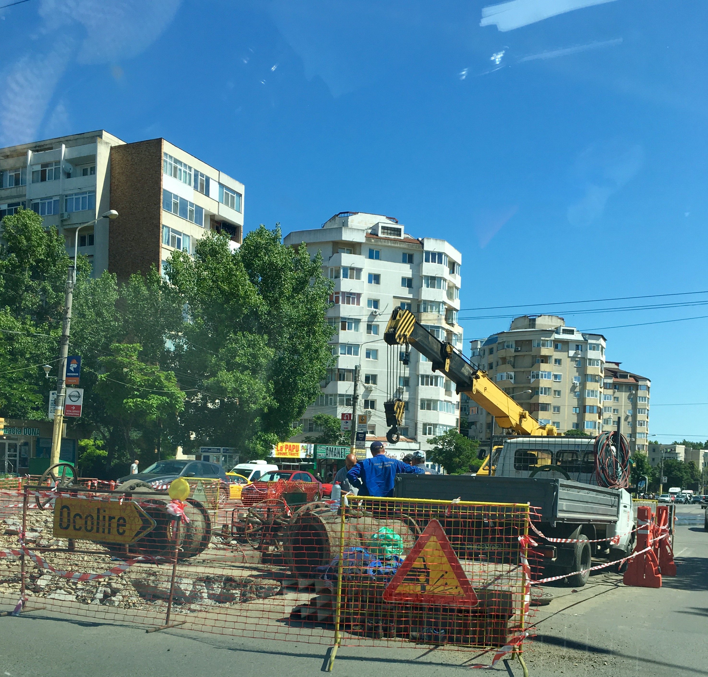 (FOTO) Trafic ÎNGREUNAT în cartierul Tomis 3