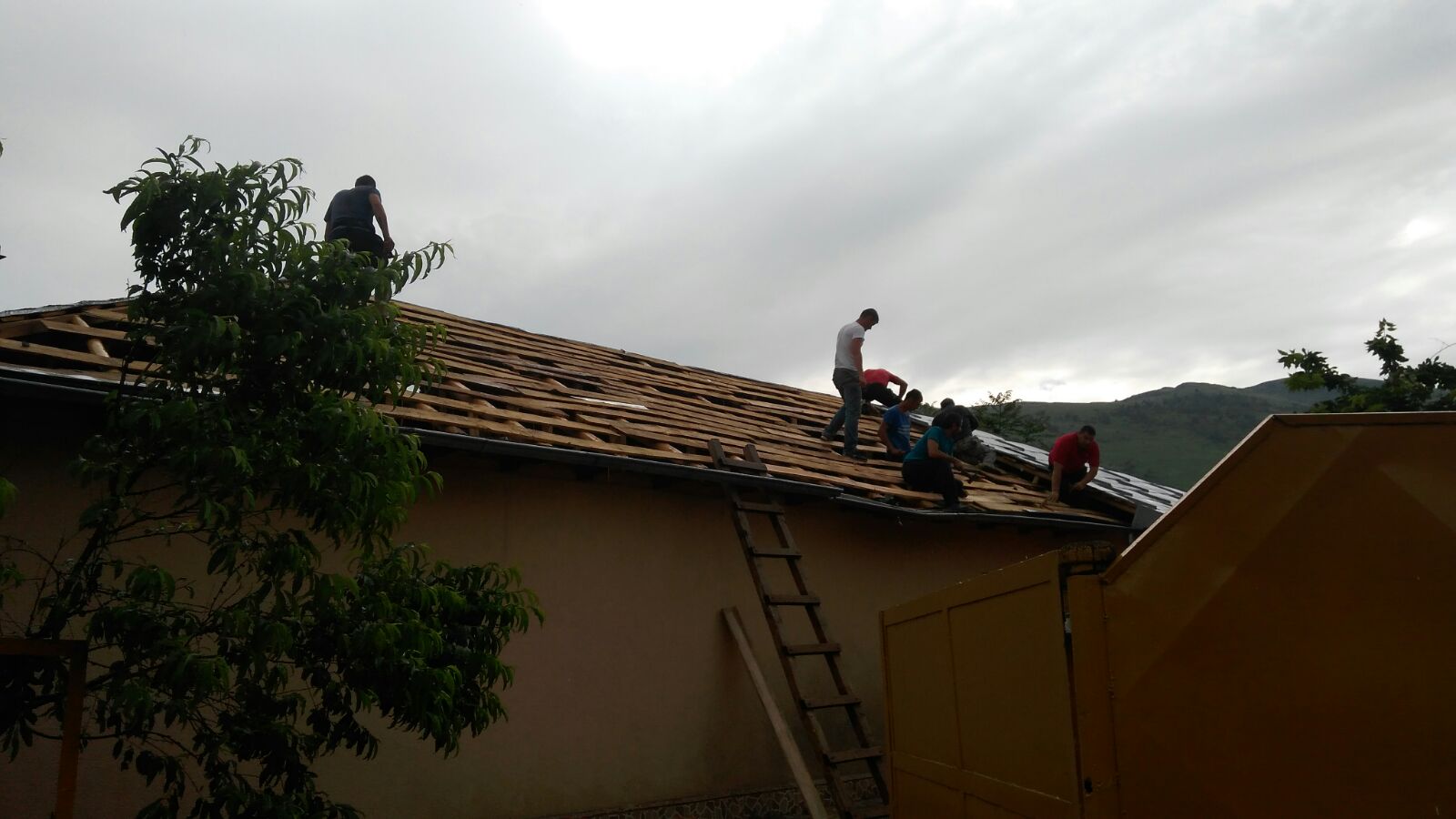 TULCEA/FOTO: Case distruse de un fenomen asemănător unei TORNADE