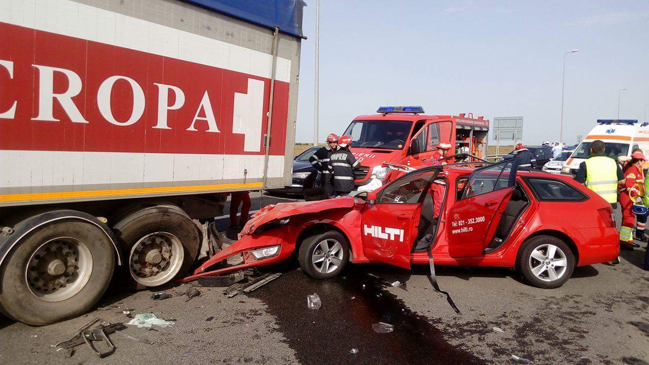 CONSTANȚA/FOTO-UPDATE: Accident cu trei persoane încarcerate