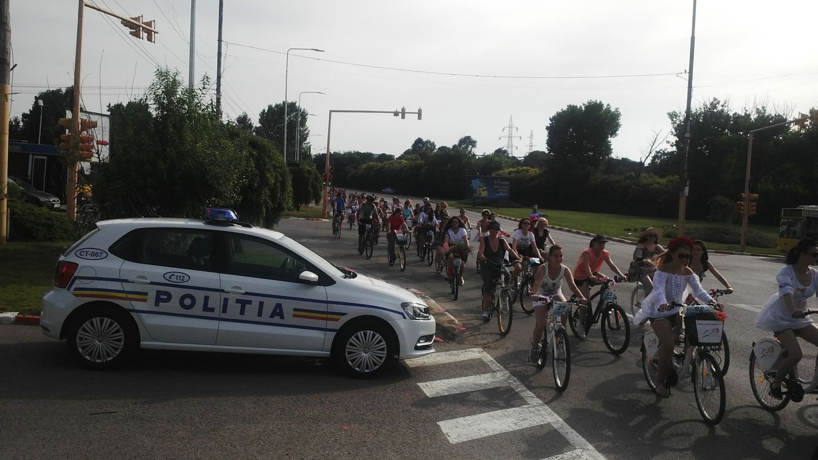 SKIRTBIKE: Peste 500 de doamne și domnișoare au pedalat prin Constanța