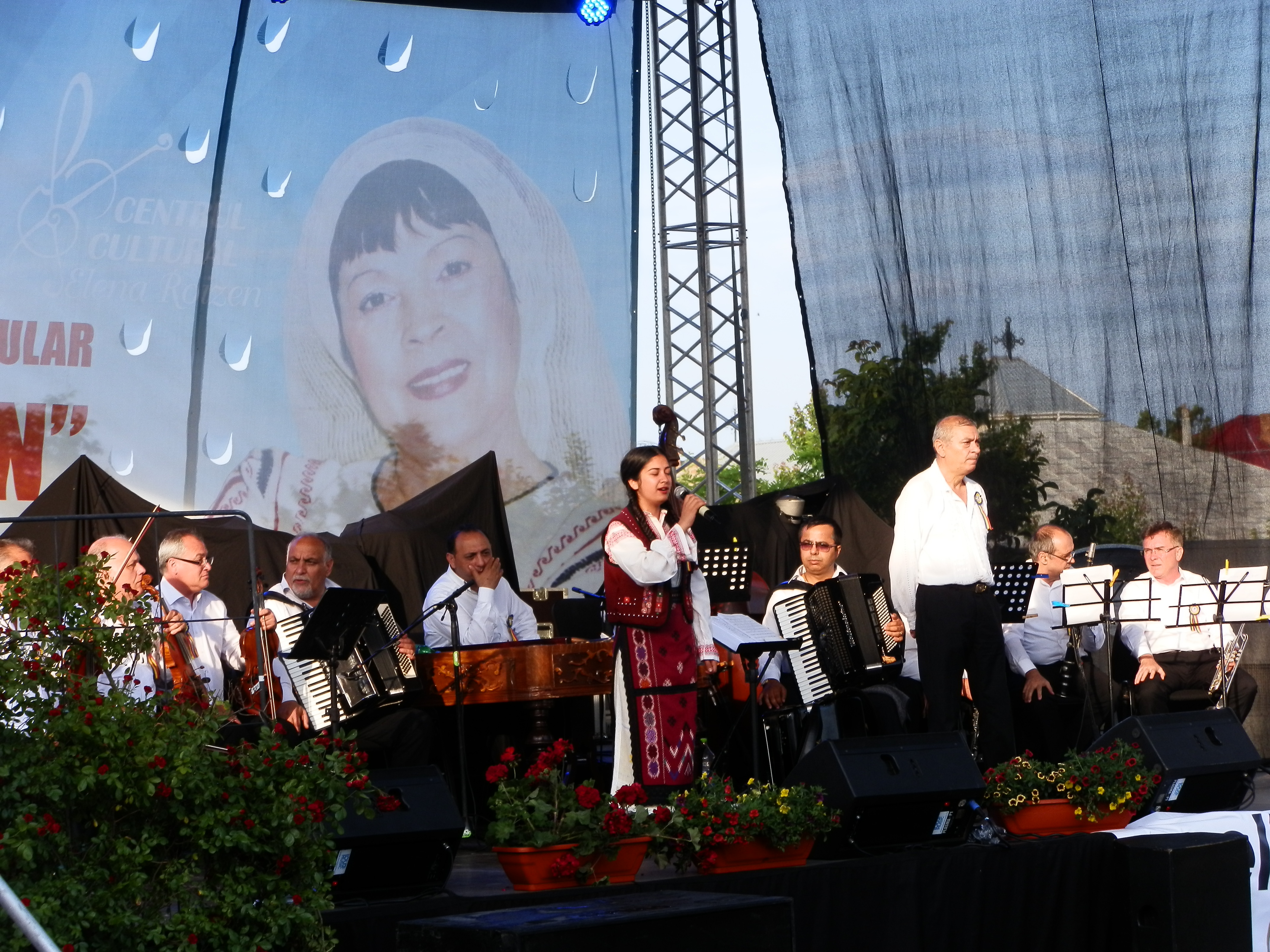 (Foto) Festivalul Cântecului Popular Elena Roizen,ediția a -IX-a,11-12 iunie