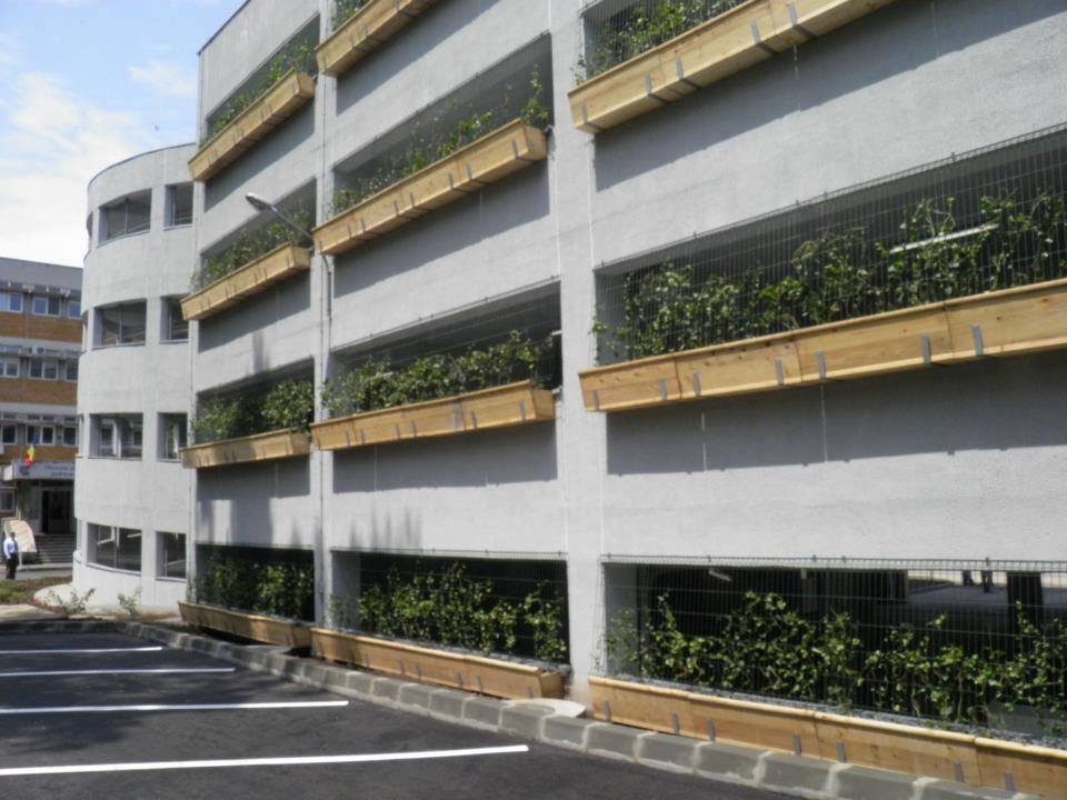 CONSTANȚA: Rampele de urcare ÎNCHID parcarea de la Spitalul Județean