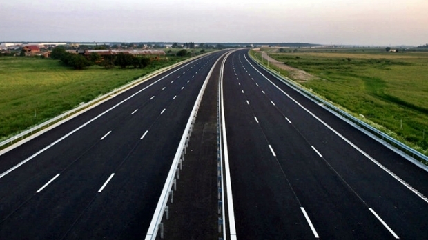 211 km/h! Dacă nu UCIDE, graba la volan SALTĂ permisul!