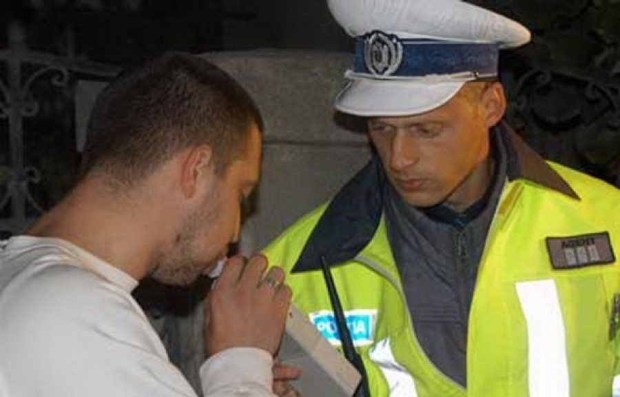 S-a urcat la volan după ce a băut