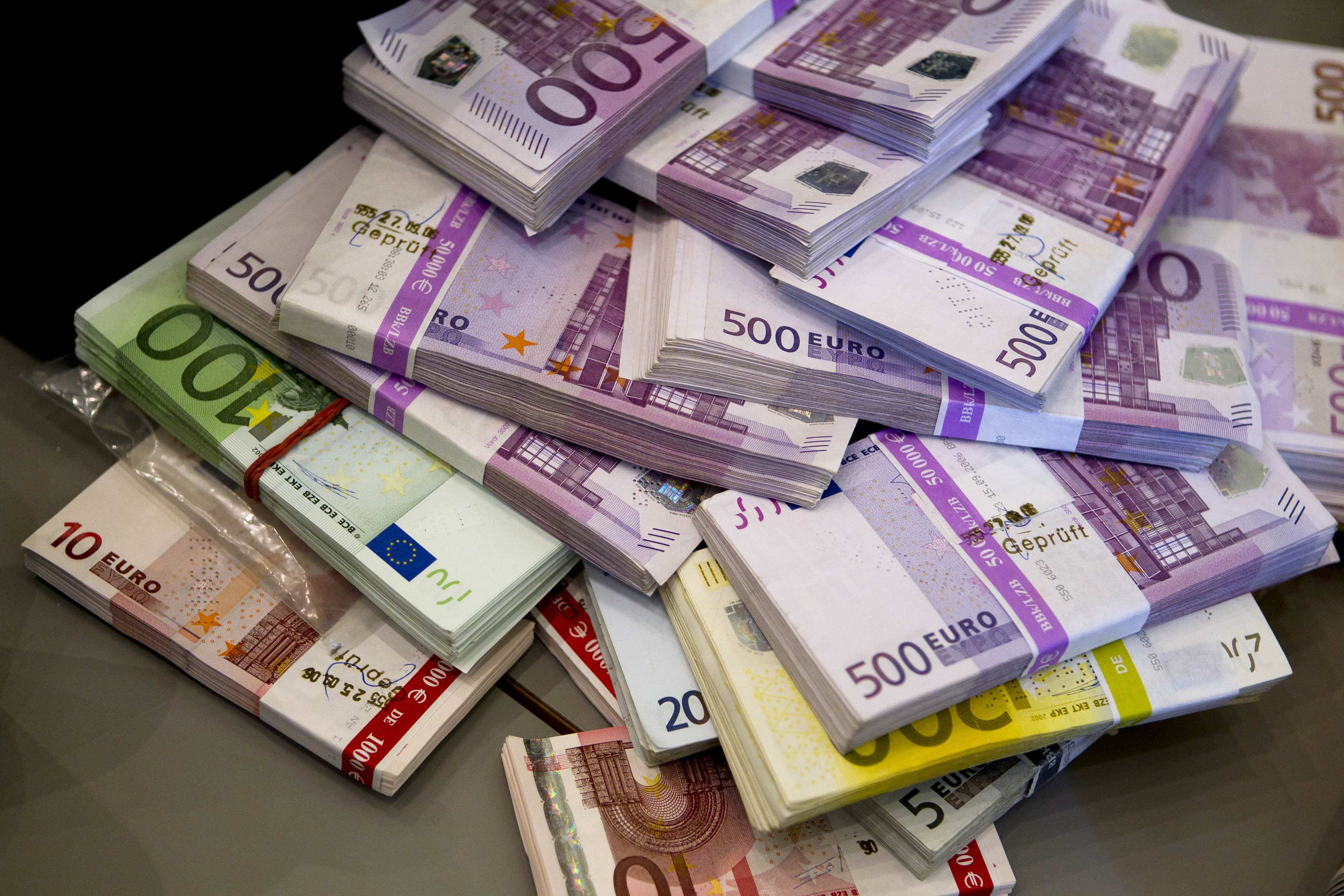 Dobânzile negative la depozite, pe piața bancară românească