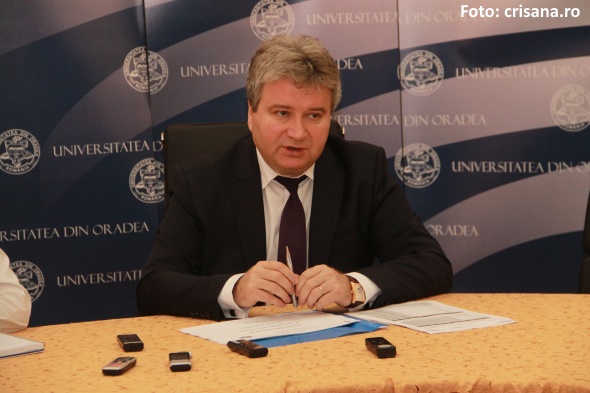 Rectorul Universității Oradea reținut de DNA