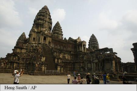 Rețea de așezări medievale, descoperite în jungla din Cambodgia