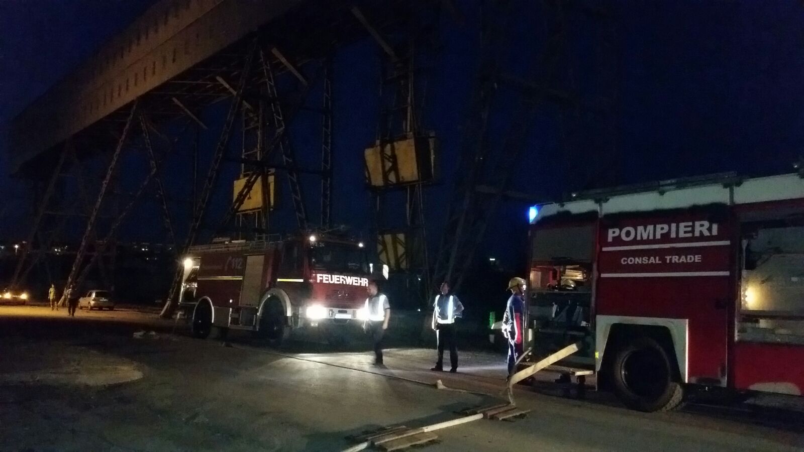 FOTO/VIDEO – Posibil incendiu la silozurile Anghel Saligny
