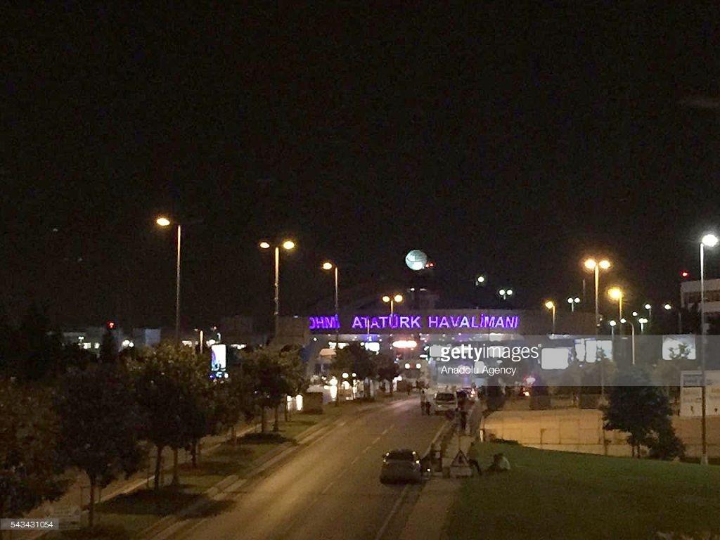 Purtătorul de cuvânt al Guvernului: NU sunt date despre cetățeni români implicați în atentatul de la Istanbul