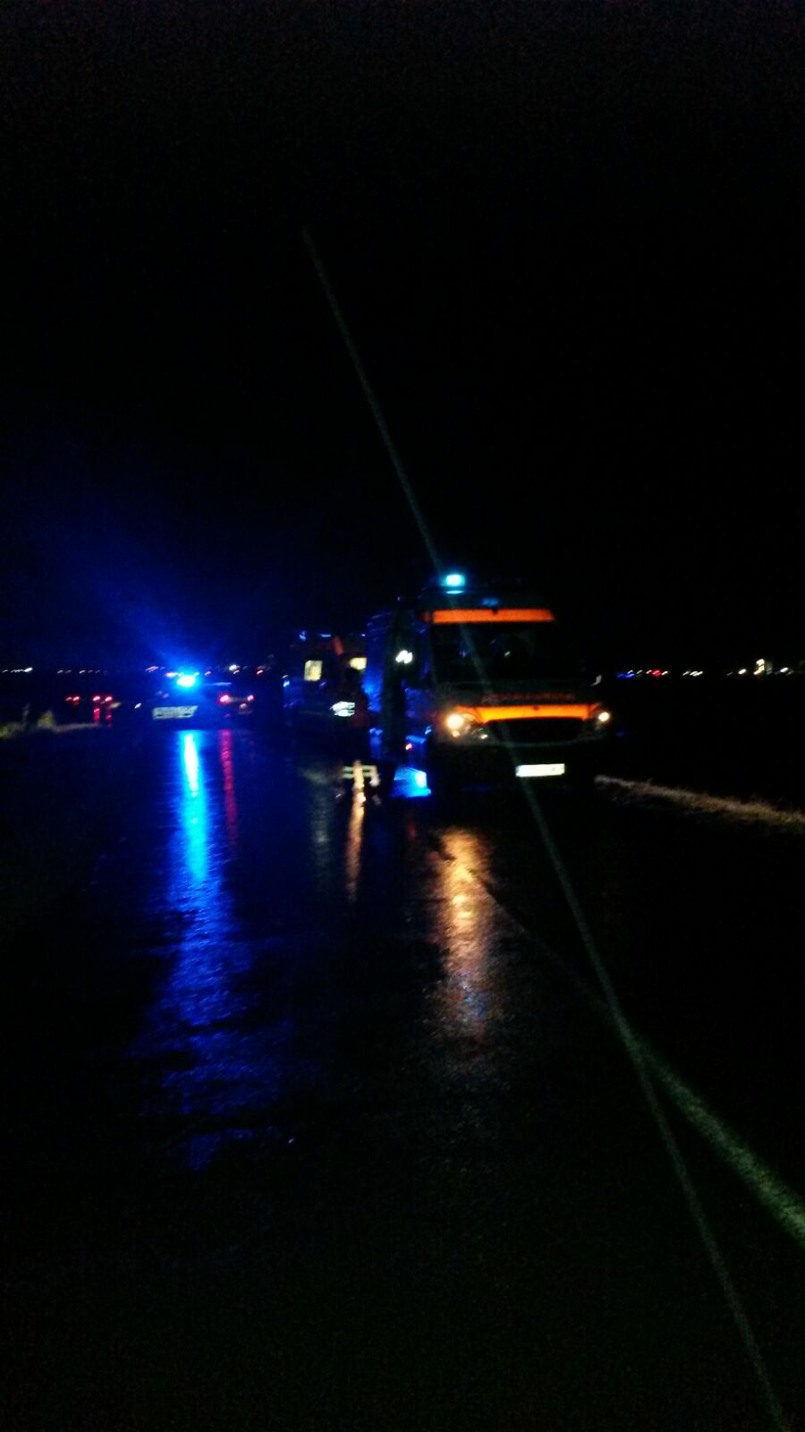 (FOTO) UPDATE – NĂVODARI: Locuință distrusă de un incendiu