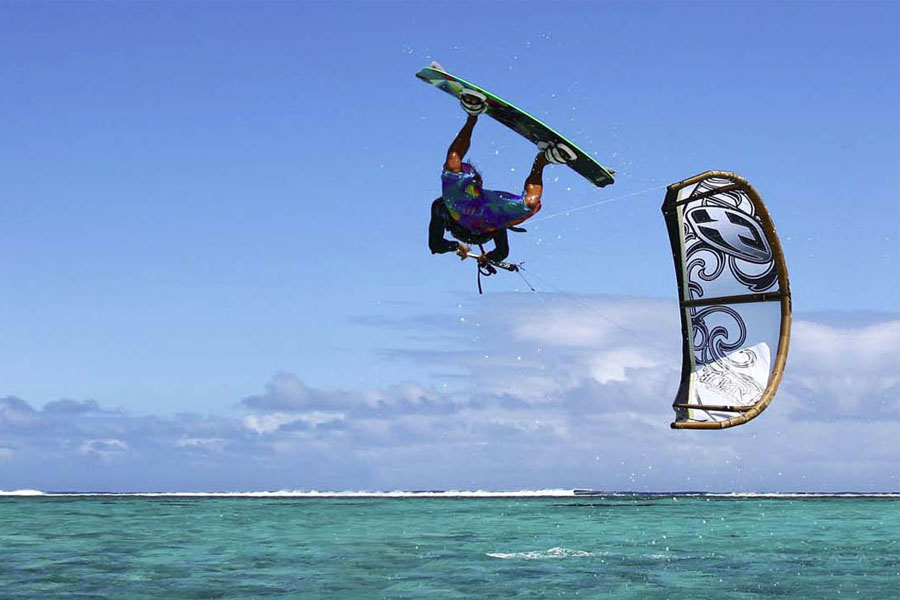 Constanța: Un bărbat a ajuns la spital din cauza kitesurfing-ului