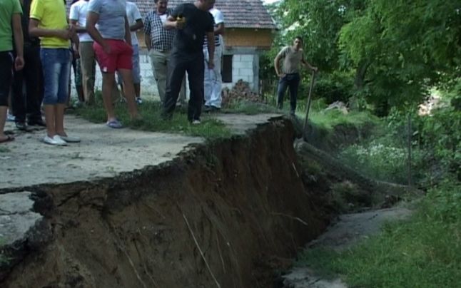 TULCEA: Un bloc este în pericol de PRĂBUȘIRE în cartierul Dallas