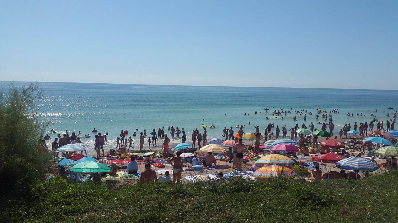 FOTO – Costinești, locul de suflet al tinerilor care vin pe litoral