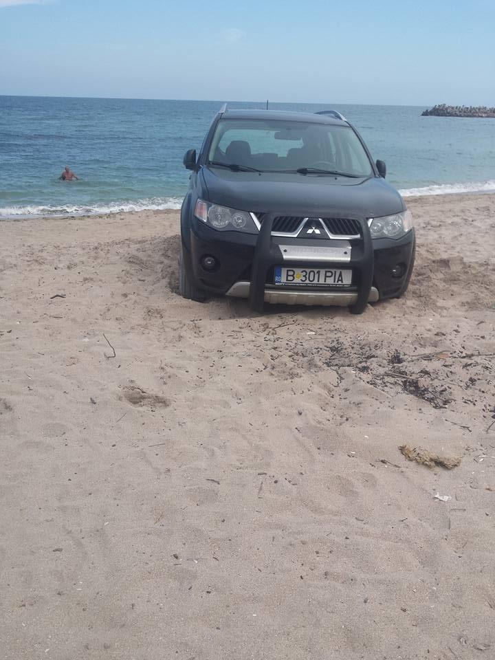 Aşa NU! Mi-am adus maşina la mare! Să nu facă şi ea plajă?