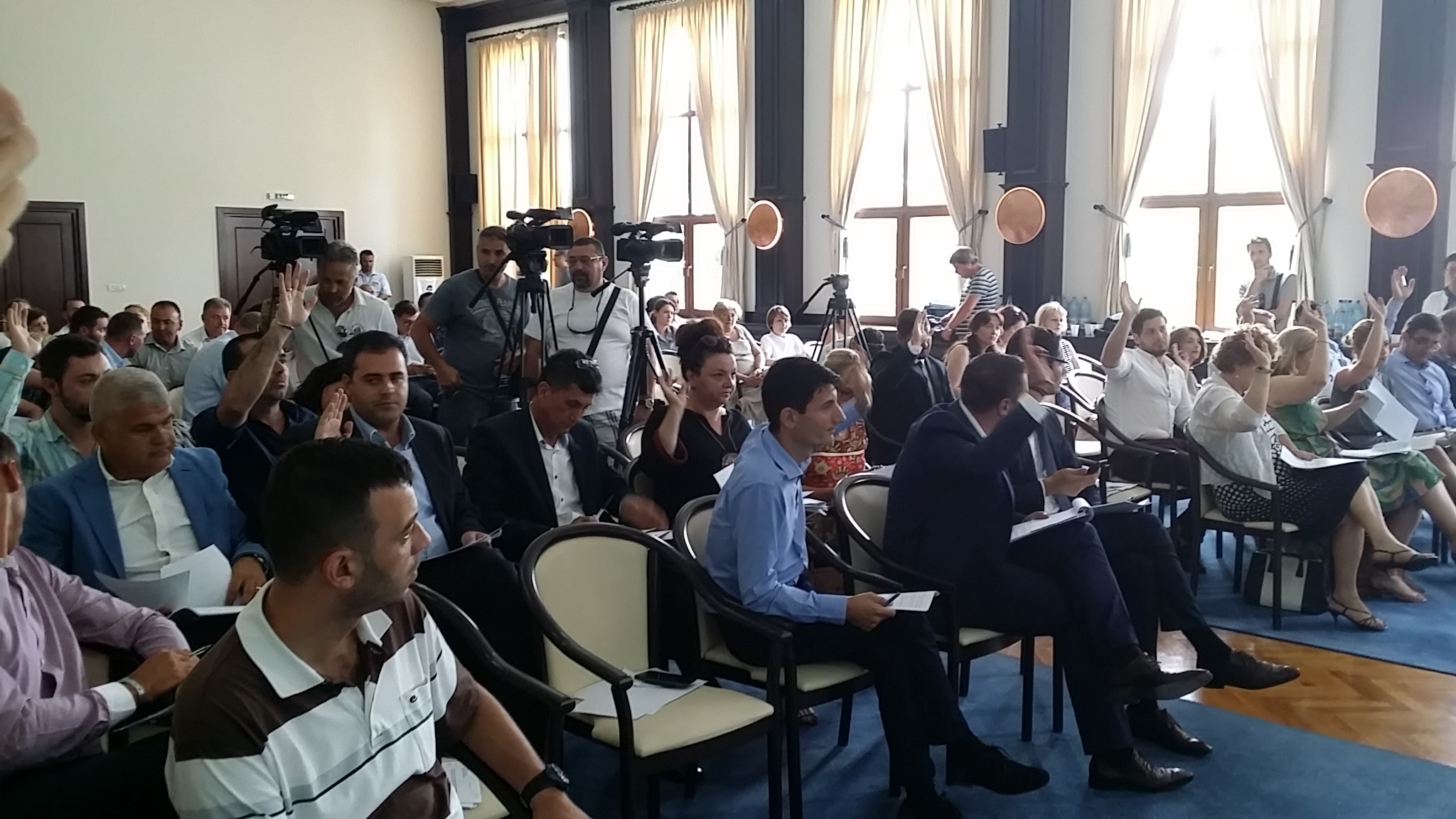 FOTO – Veşti bune pentru constănţeni. Cresc subvenţiile pentru apa caldă consumată în lunile iulie şi august