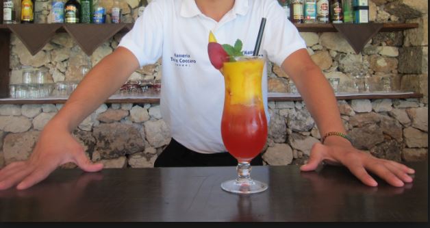 AUDIO – Meseria de barman – grea, dar interesantă!