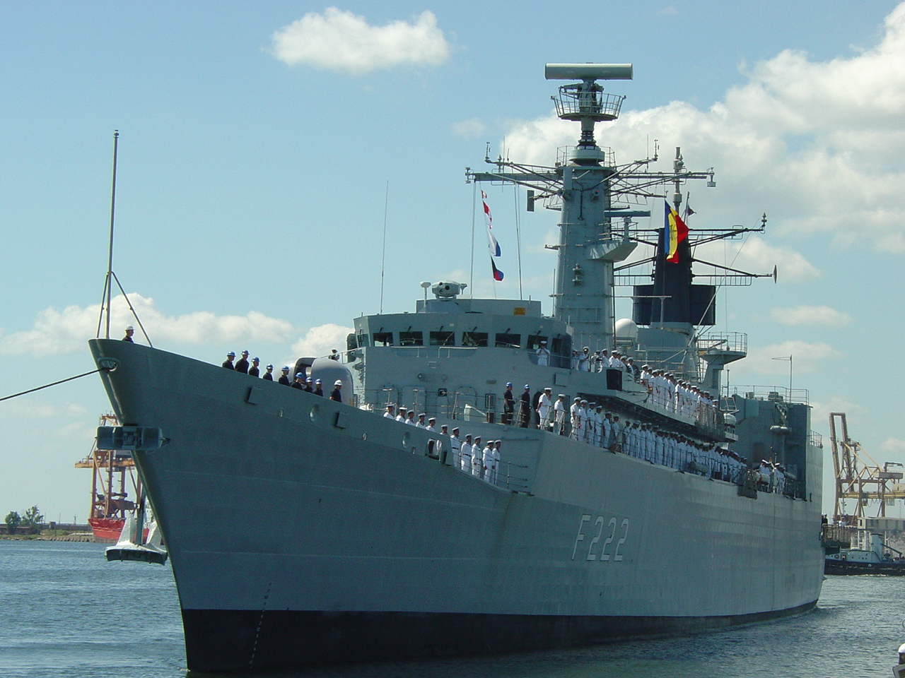 Trei nave militare românești, participante la un exercițiu multinațional