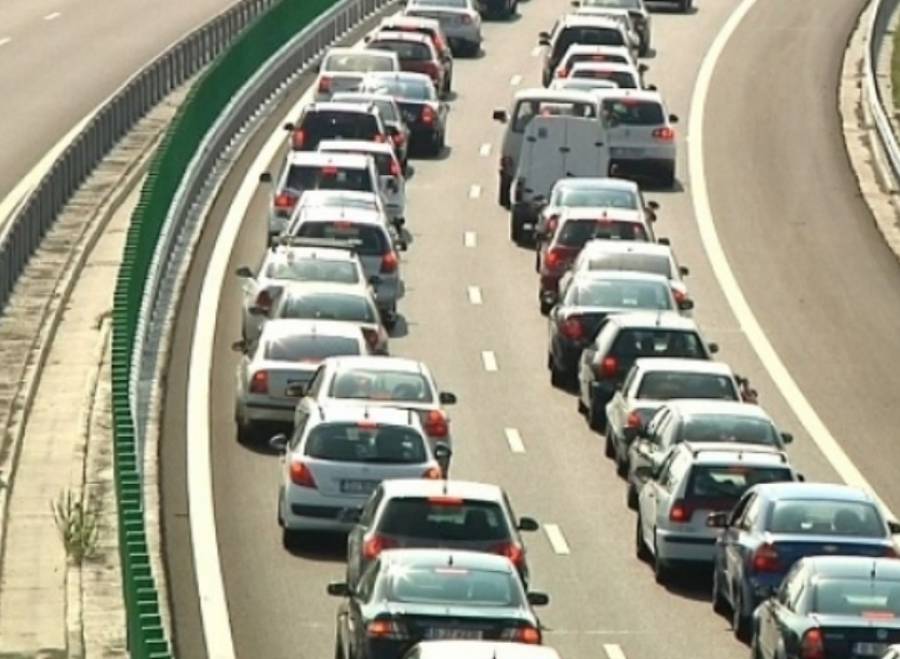 Tamponări pe bandă rulantă, în această dimineață, pe Autostrada Soarelui