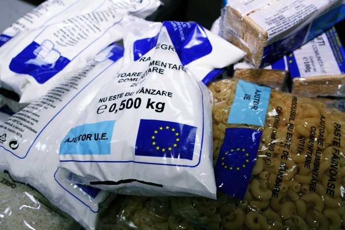 CONSTANȚA: Se distribuie pachetele cu ajutoare alimentare de la Uniunea Europeană