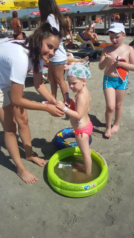 Brăţara de vacanţă, din nou pe litoral! Copiii nu se pierd, ajung la Radio Vacanţa!