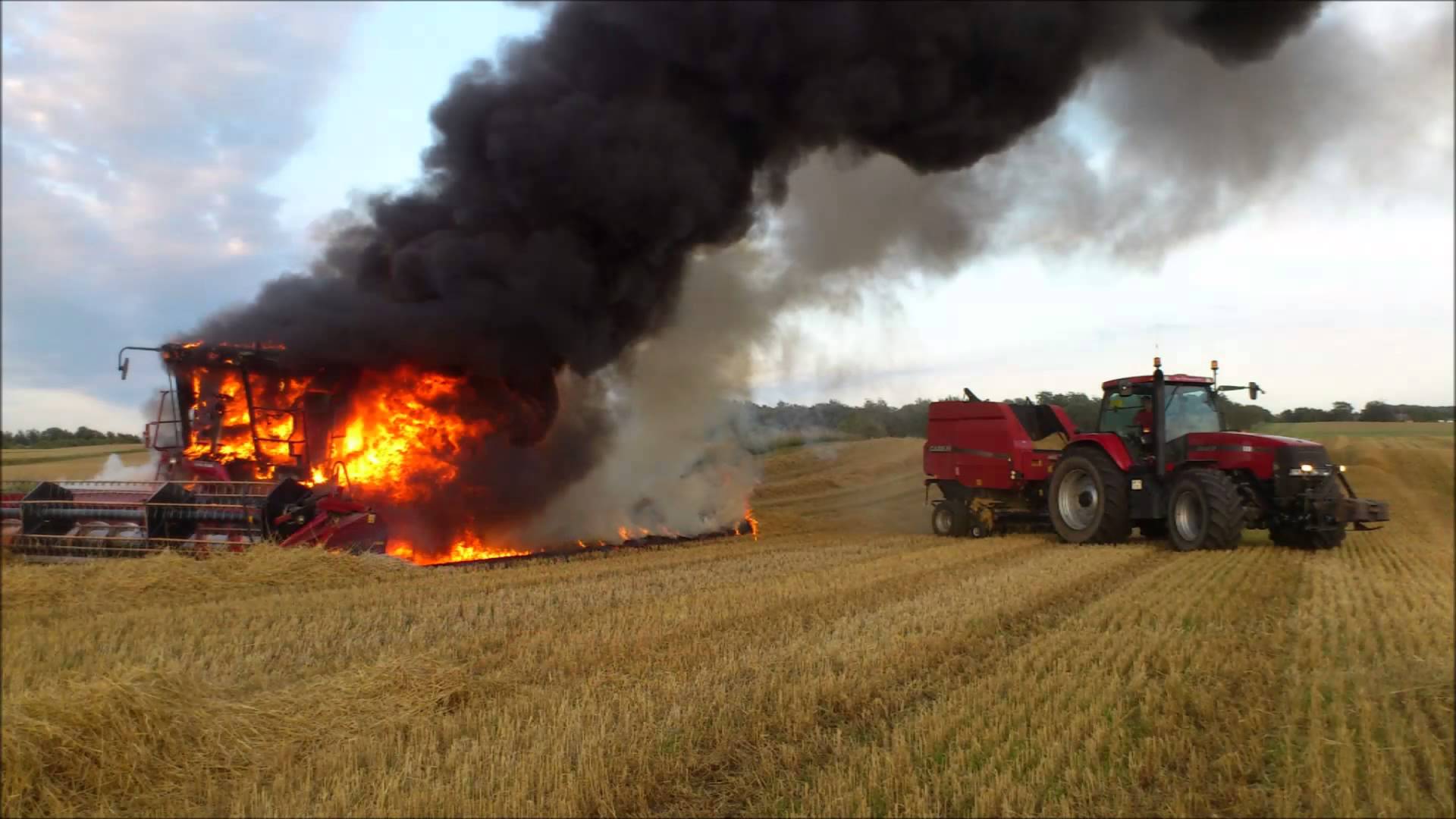 CĂLĂRAȘI: Combină agricolă făcută scrum