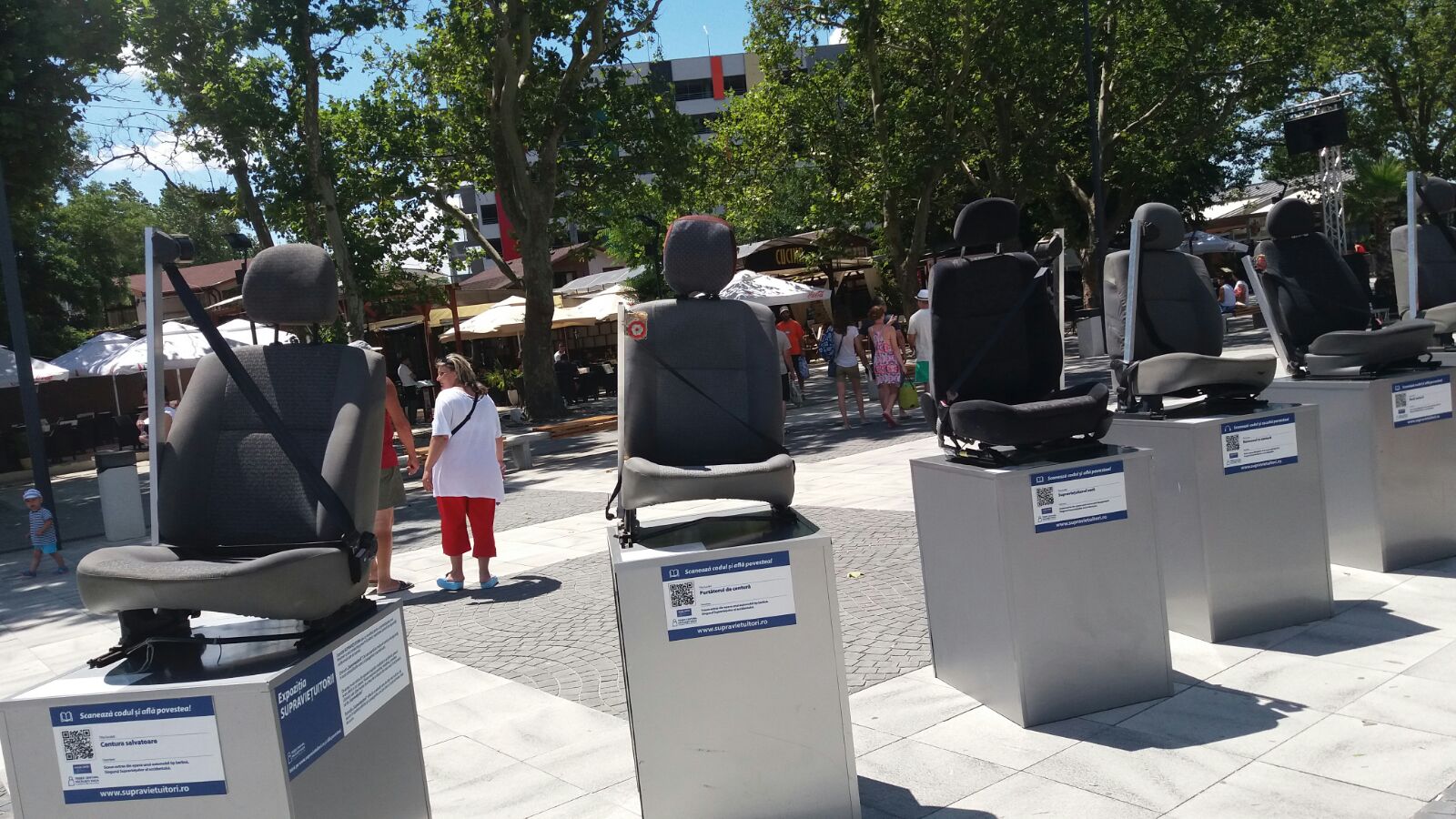 Foto – MAMAIA. „Trişezi centura, păcăleşti viaţa!”