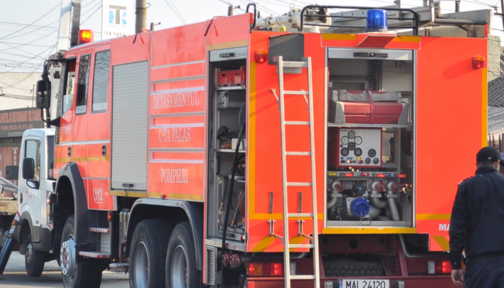 Incendiu la un bloc din Medgidia! Pompierii intervin de urgență