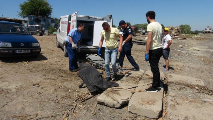 BRĂILA: Înecat scos din apele Dunării