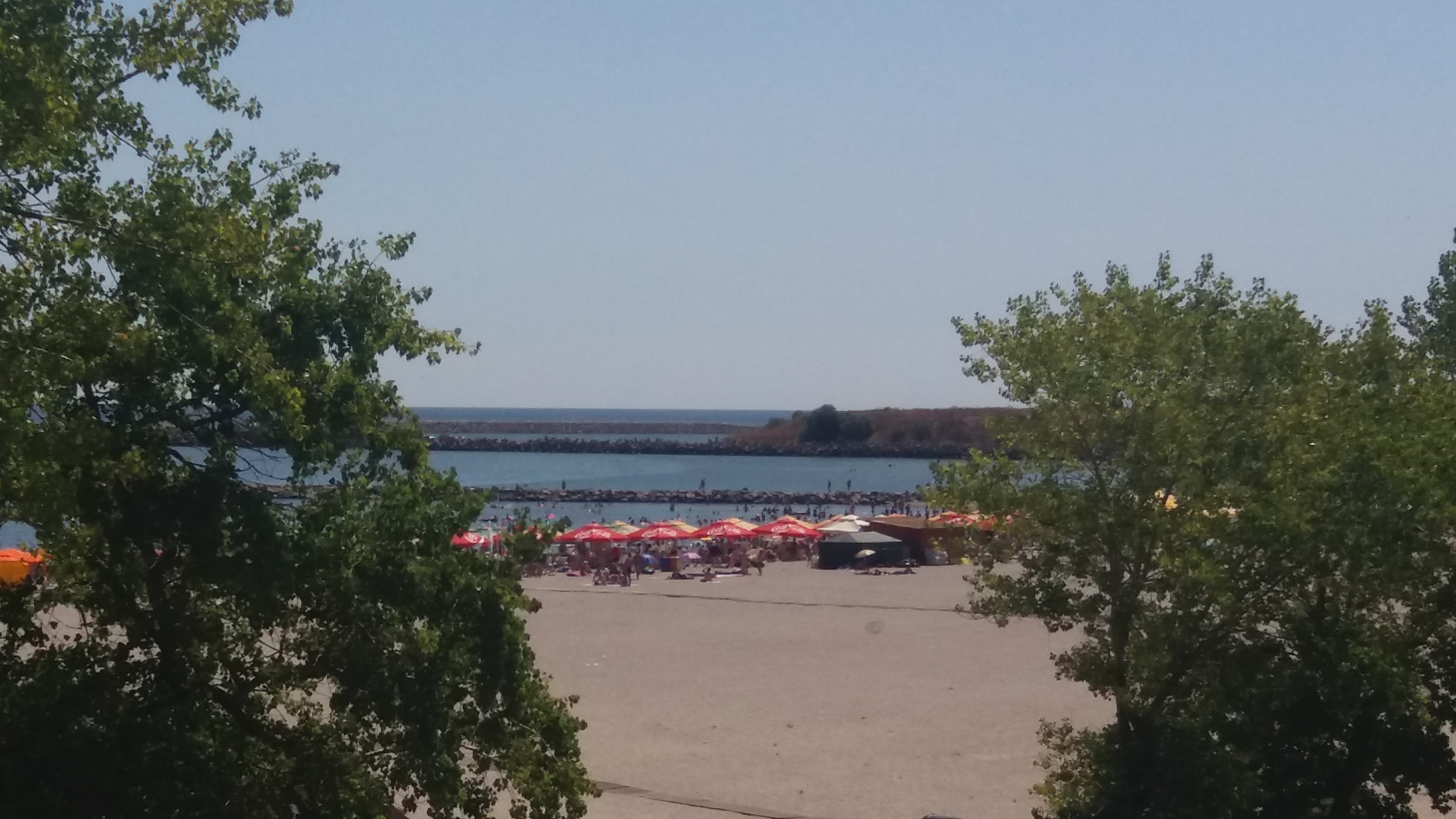 Weekend excelent de plajă pentru turişti