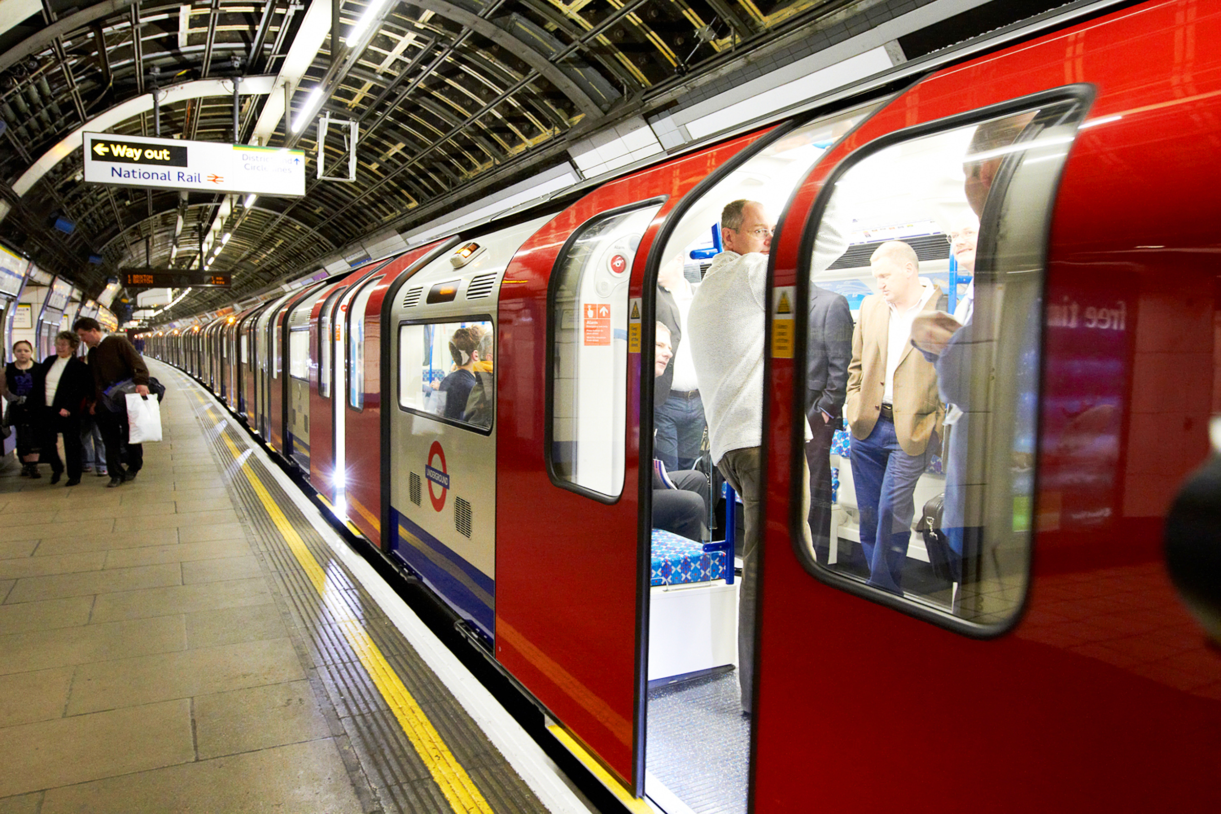 Stație de metrou din Londra, închisă din cauza unei alerte de securitate