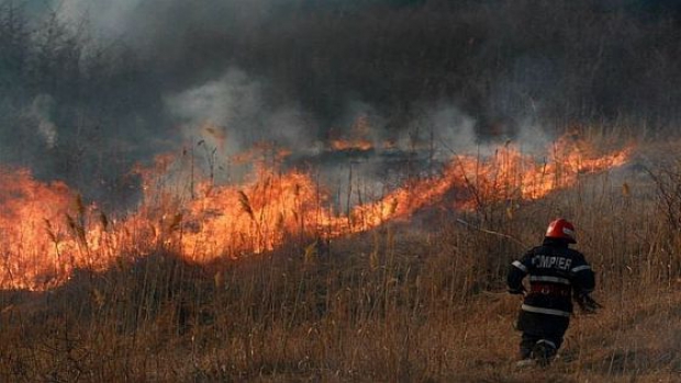 CĂLĂRAȘI. Incendiu de proporții provocat de persoane INCONȘTIENTE